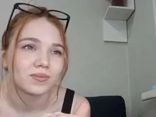 Chinpruyn  live sex cam