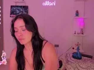 Saraowens  live sex cam