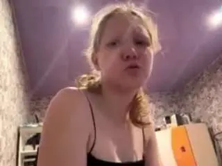 Tiakedia  live sex cam