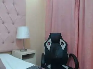 Luna-hawks  live sex cam