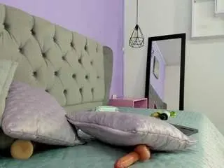 Luna-hawks  live sex cam