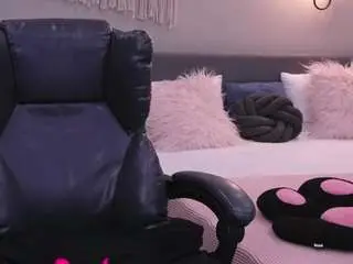 Mollyjons  live sex cam