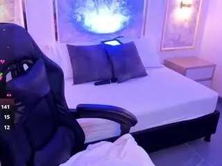 Doll-eyees  live sex cam