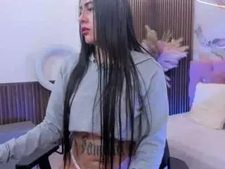 Kiara-tay  live sex cam