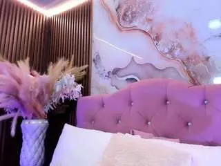 Kiara-tay  live sex cam