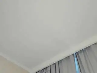 Lynnadollins  live sex cam