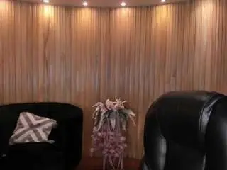 Mialaurence  live sex cam