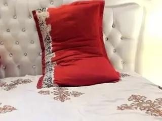 Hornynalia  live sex cam