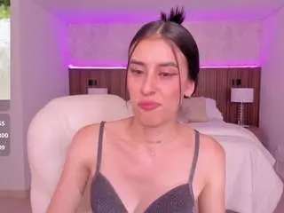 Karlaa-james  live sex cam