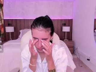 Karlaa-james  live sex cam
