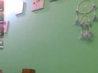 Alisontitsmilk19  live sex cam