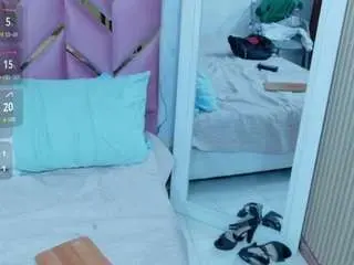 Chantal-quinn  live sex cam