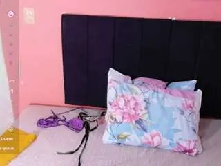 Chantal-quinn  live sex cam