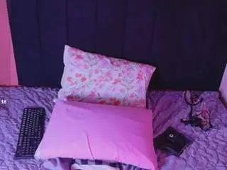 Chantal-quinn  live sex cam