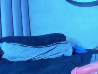 Honny-23  live sex cam