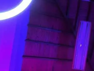 Honny-23  live sex cam