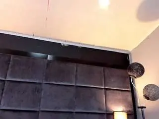 Cherryy-bomb  live sex cam