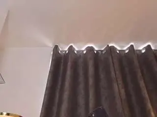 Cherryy-bomb  live sex cam