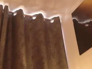 Cherryy-bomb  live sex cam
