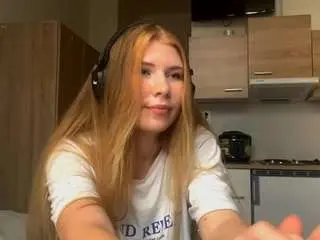 Karlcheyney  live sex cam