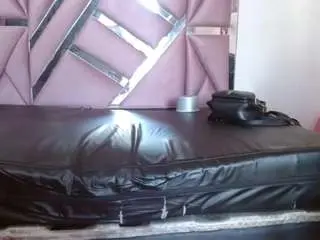 Morenahot1xx  live sex cam