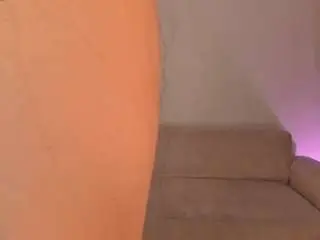 Hanna-2modesty  live sex cam