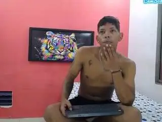 Latinosninfomanos  live sex cam