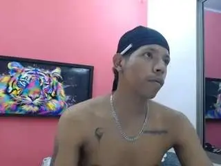 Latinosninfomanos  live sex cam