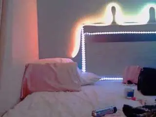 Liveanddirectxoxo  live sex cam