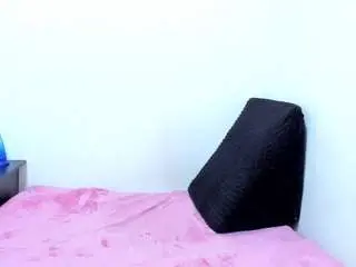 Catalina32  live sex cam