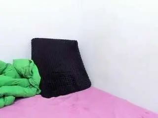 Catalina32  live sex cam