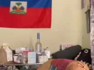 Haitiansinsationsquirtqueen  live sex cam