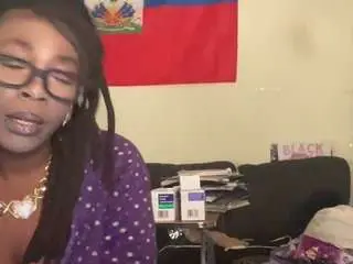 Haitiansinsationsquirtqueen  live sex cam