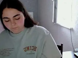Kitsunee8  live sex cam