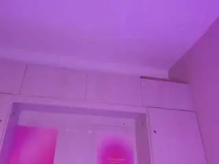 Miaturnner  live sex cam