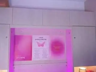 Miaturnner  live sex cam
