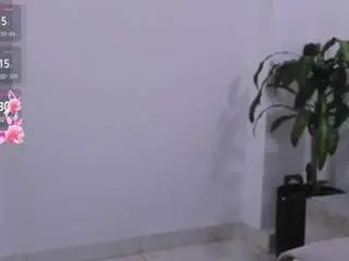 Miss-quipitoss  live sex cam