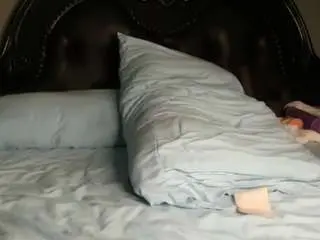 Bigbootysarenalove  live sex cam