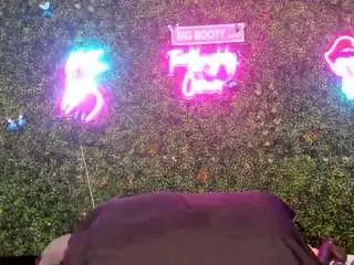 Bigbootysarenalove  live sex cam
