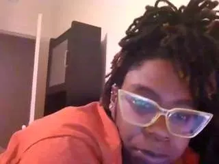 Prettybrownwild  live sex cam