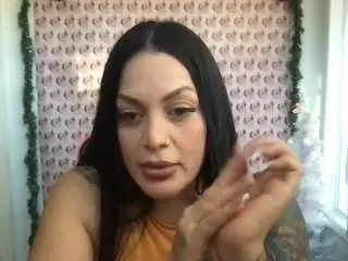 Bigbootyaly  live sex cam