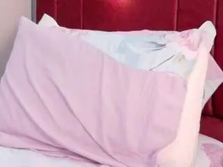 Miss-nahomi  live sex cam