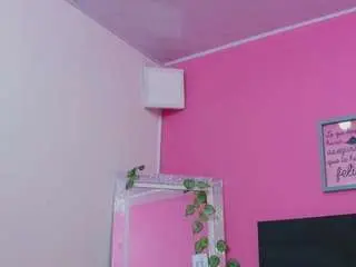Miss-nahomi  live sex cam