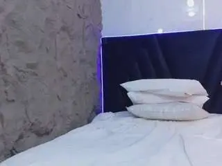 Miss-nahomi  live sex cam