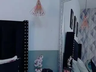 Miss-nahomi  live sex cam