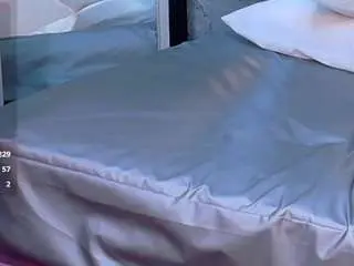 Miss-nahomi  live sex cam