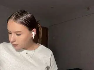 Shirleyhomrich  live sex cam