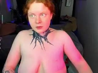 Cassieredkiss  live sex cam