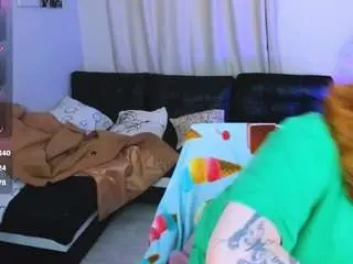 Cassieredkiss  live sex cam