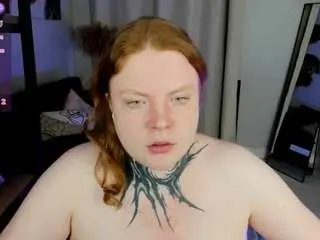 Cassieredkiss  live sex cam